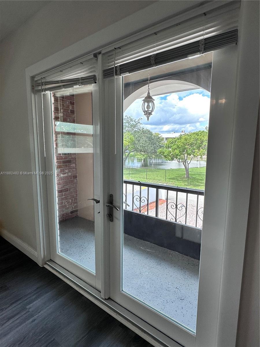 WEST DANIA HEIGHTS - Residential Income