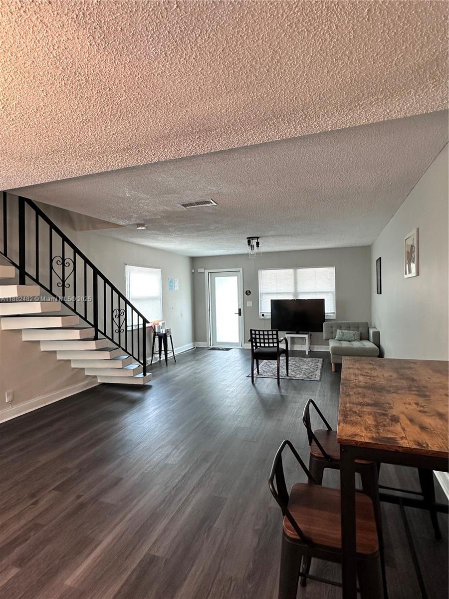 WEST DANIA HEIGHTS - Residential Income