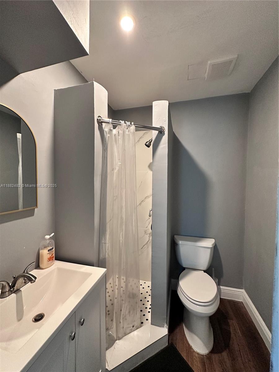 WEST DANIA HEIGHTS - Residential Income