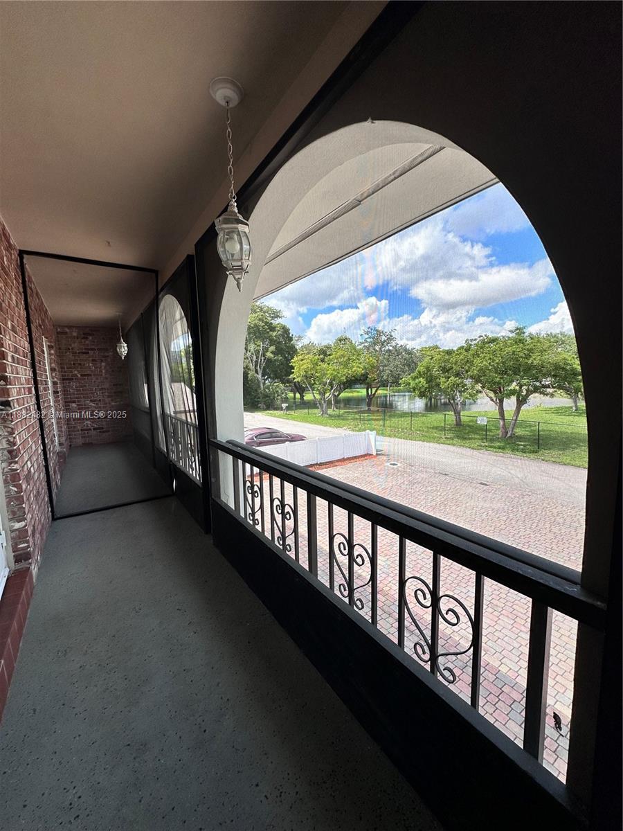 WEST DANIA HEIGHTS - Residential Income