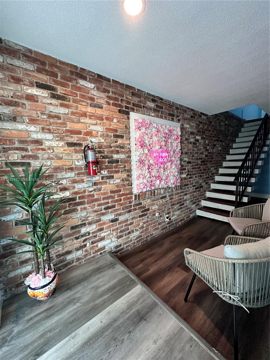 WEST DANIA HEIGHTS - Residential Income