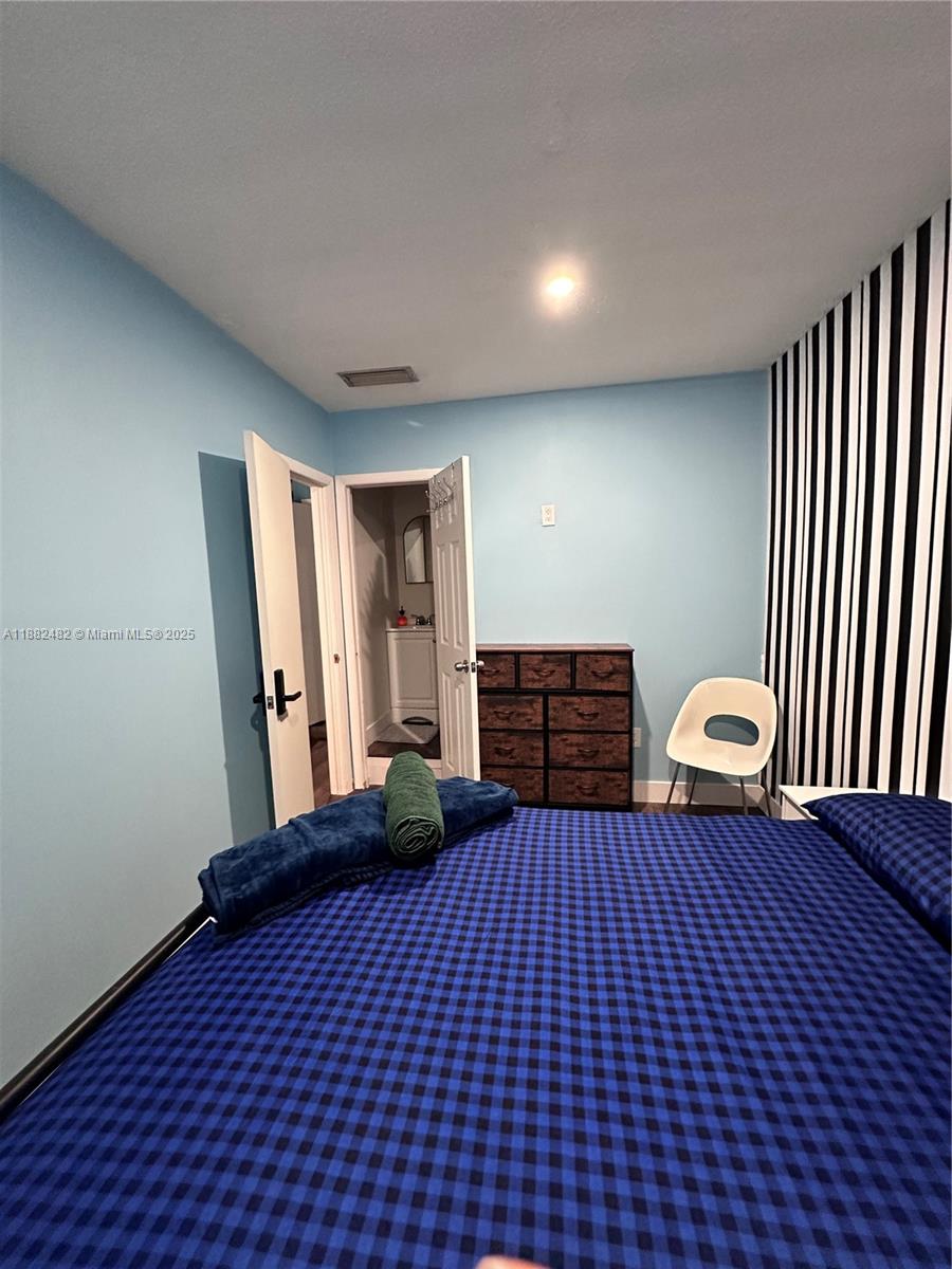 WEST DANIA HEIGHTS - Residential Income