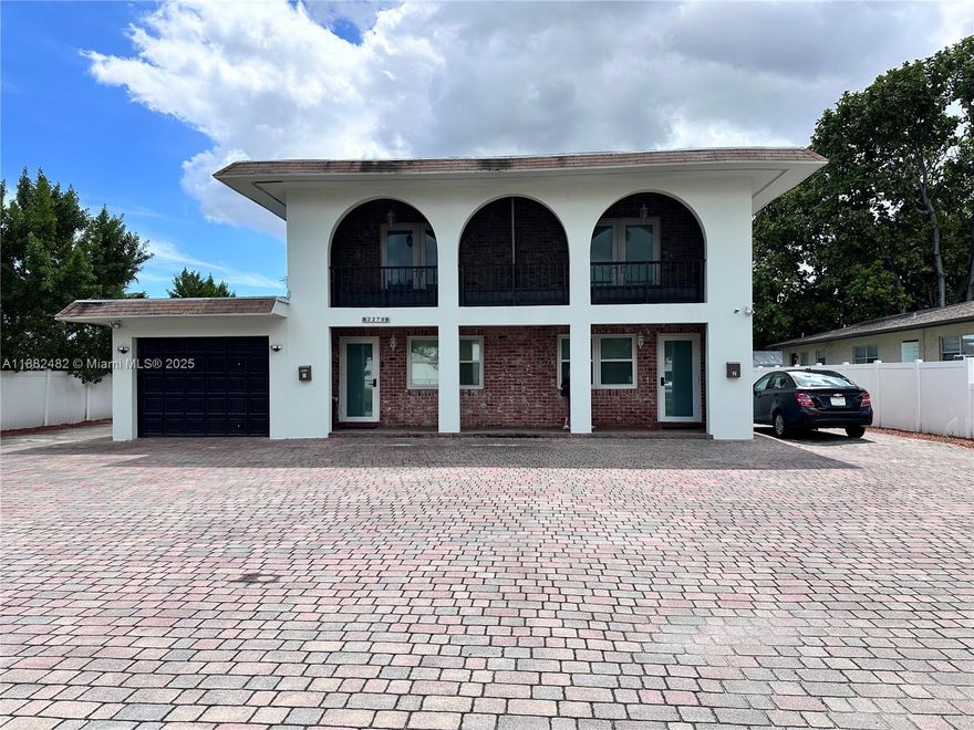 Excellent investment opportunity! This multifamily property features two spacious units. 
Unit 1 was recently remodeled and now offers 7 bedrooms and 8 full bathrooms, maximizing rental income potential. 
Unit 1 - 7 bedrooms and 8 full bathrooms.
Unit 2 - 2 bedrooms and 1 1/2 bathrooms.
The property enjoys a beautiful lake view and is located in an area that permits Airbnb and short-term rentals, offering even greater cash-flow potential. Conveniently close to Fort Lauderdale-Hollywood International Airport, Port Everglades, major highways, and the beach. Ample parking and strong demand make this a rare chance to secure impressive returns.
“Airbnb,” “short-term rental,” “investment property”