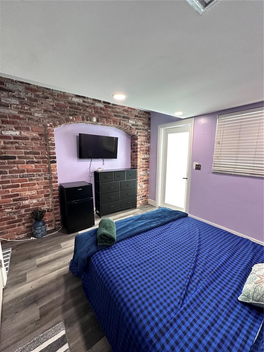 WEST DANIA HEIGHTS - Residential Income