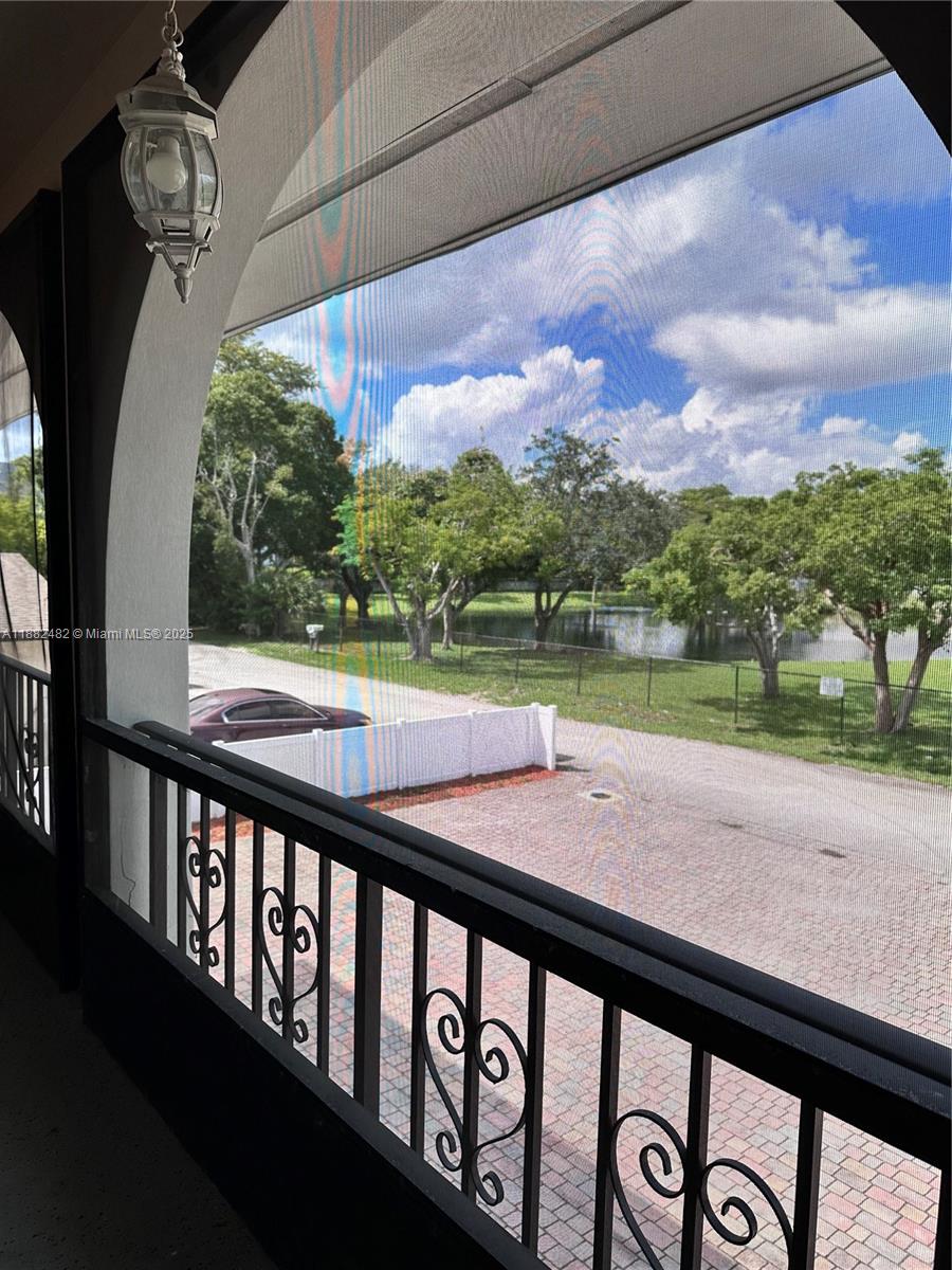 WEST DANIA HEIGHTS - Residential Income