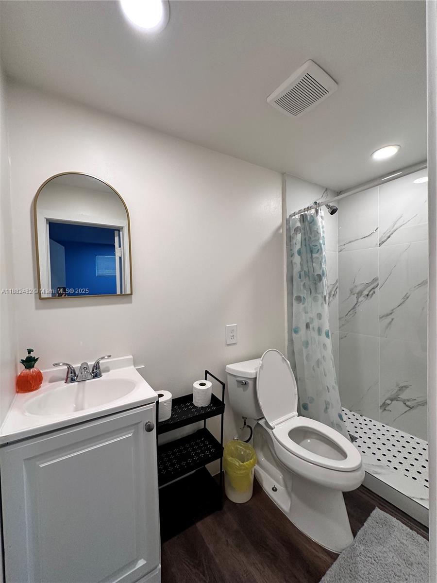 WEST DANIA HEIGHTS - Residential Income