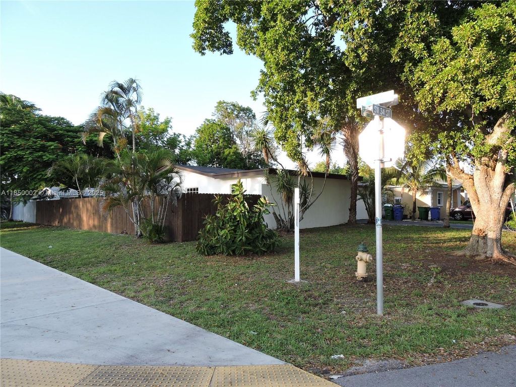 Photo of 6399 SW 34th St, Miramar, FL 33023 (MLS # A11850002)