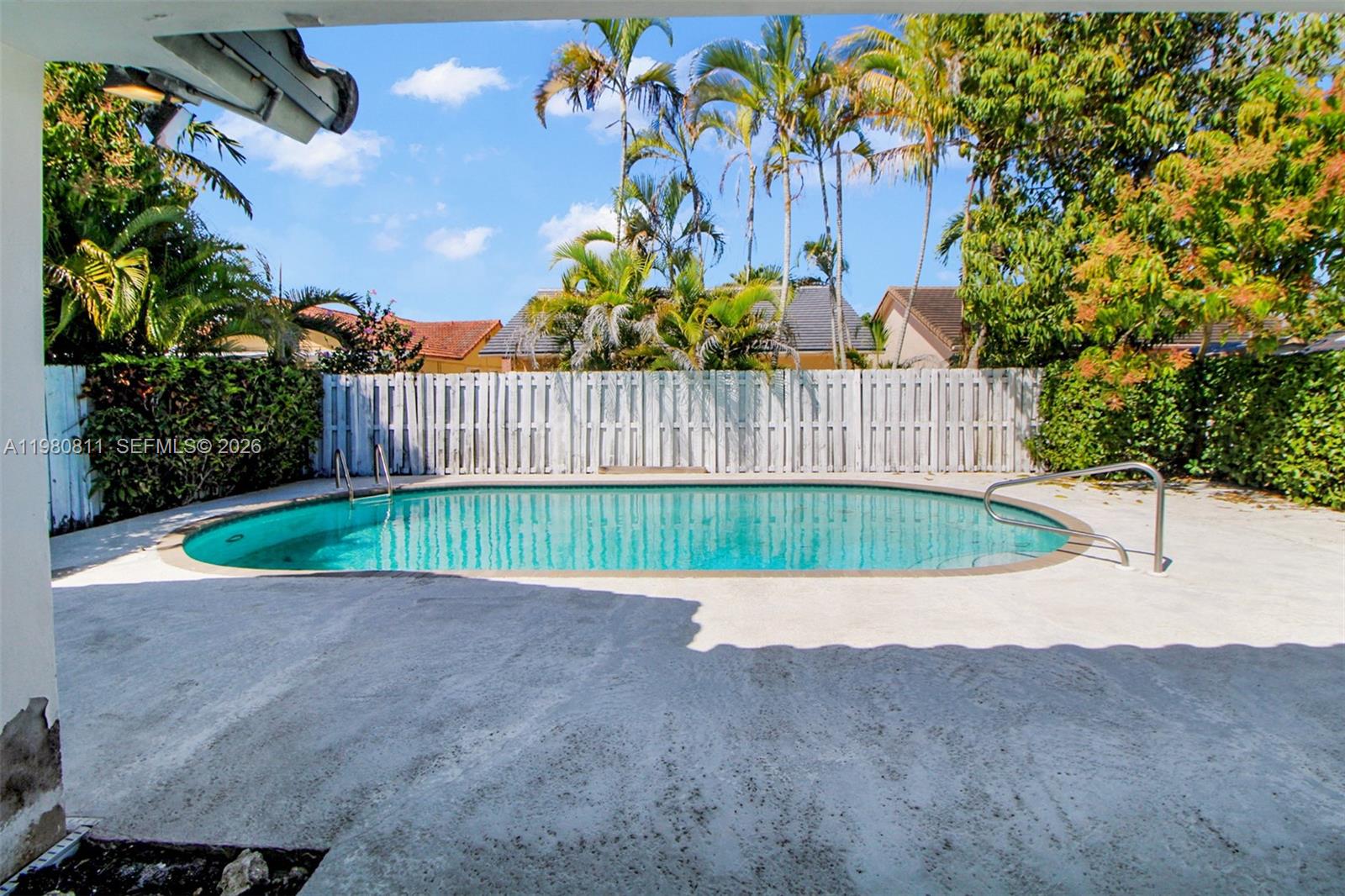 CALIFORNIA HILLS - Residential