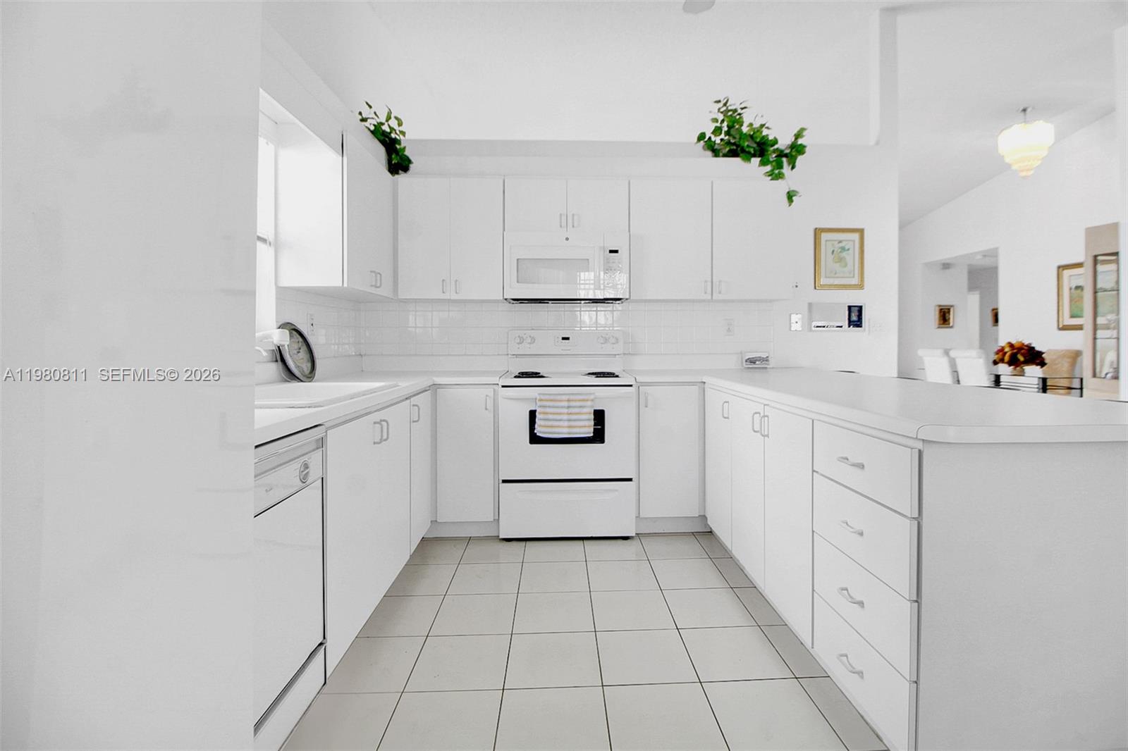 CALIFORNIA HILLS - Residential