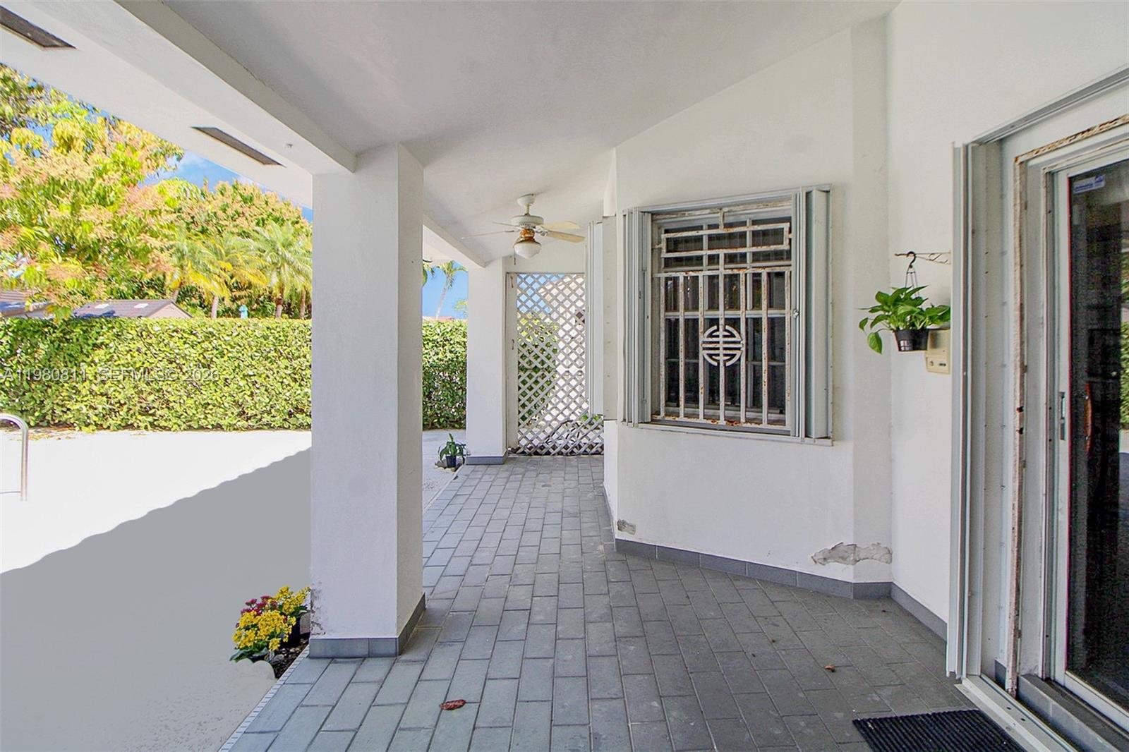 CALIFORNIA HILLS - Residential