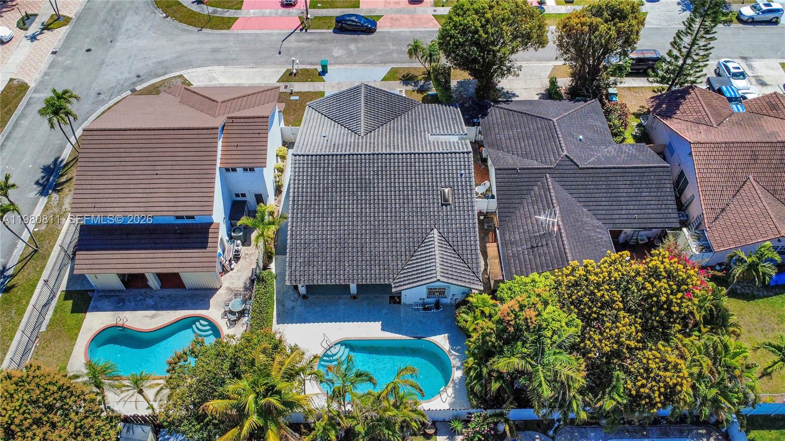 CALIFORNIA HILLS - Residential