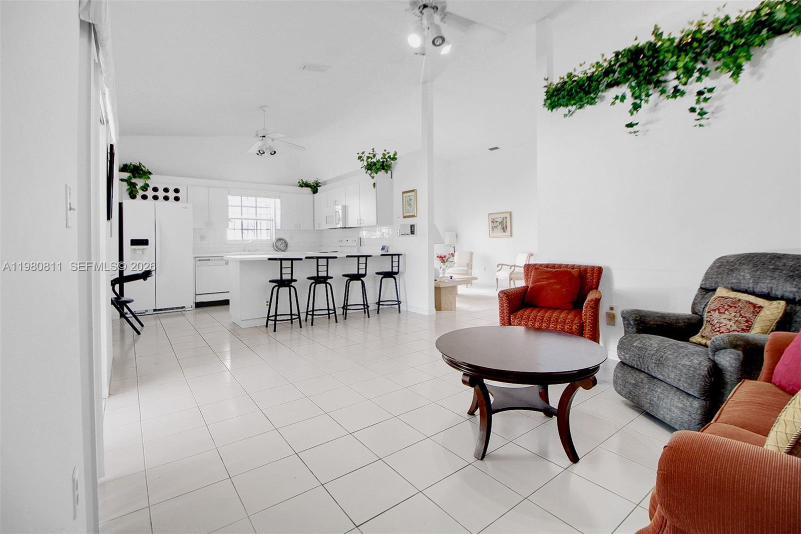 CALIFORNIA HILLS - Residential