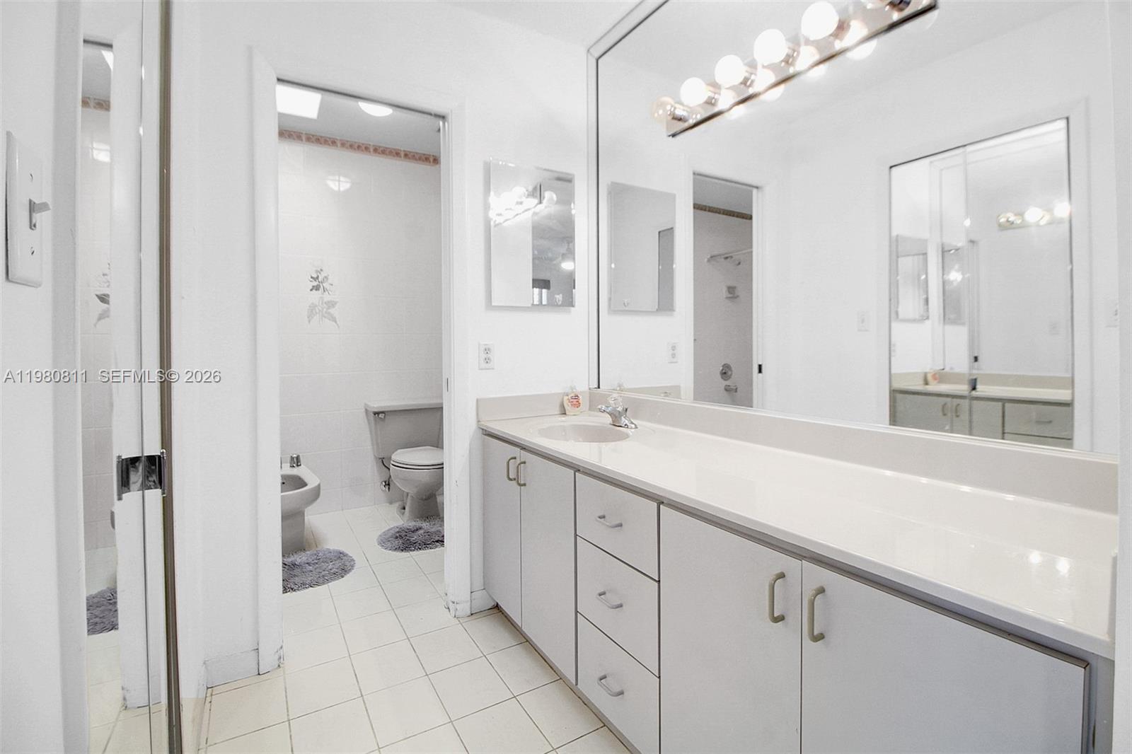 CALIFORNIA HILLS - Residential