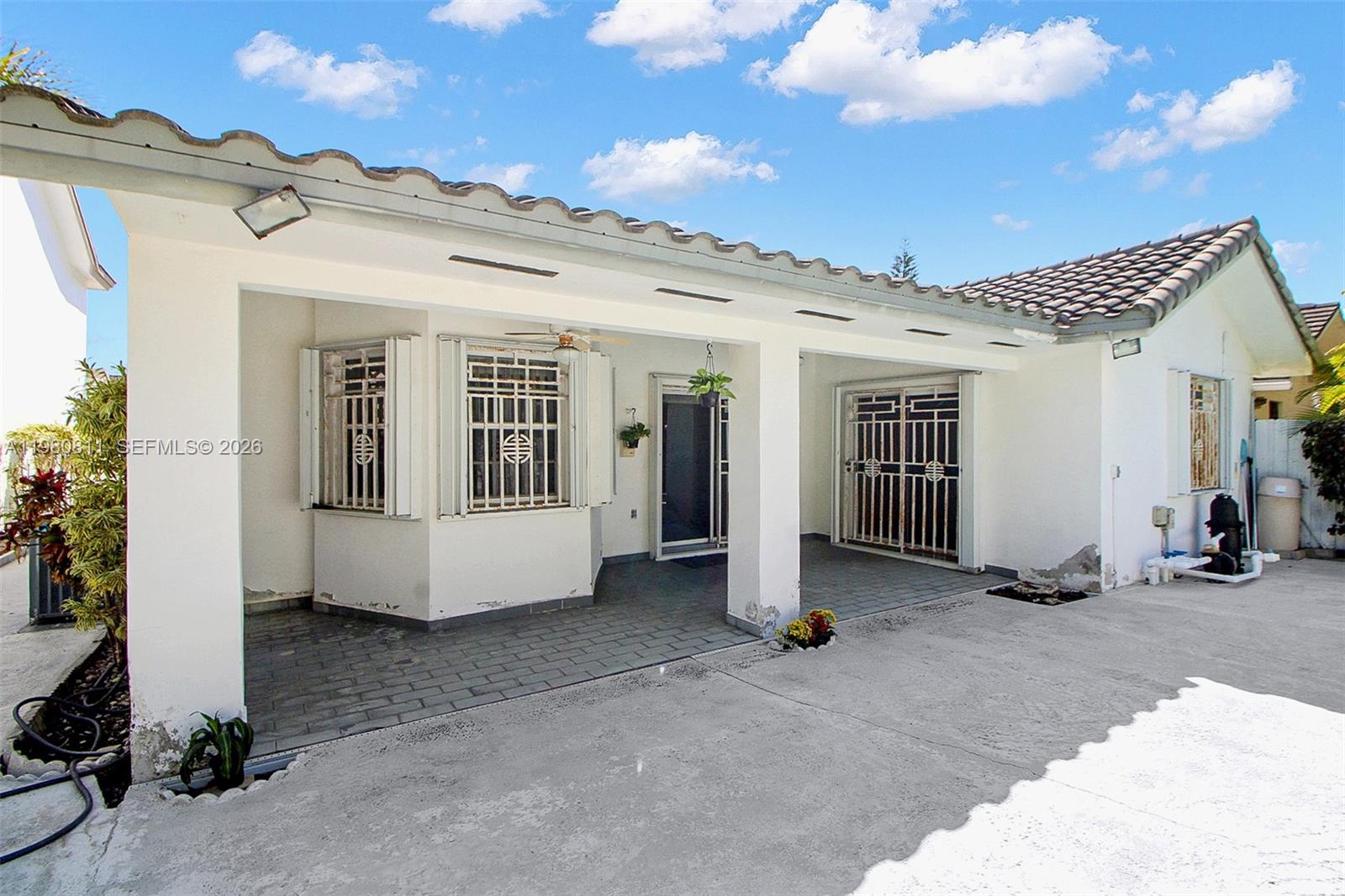 CALIFORNIA HILLS - Residential