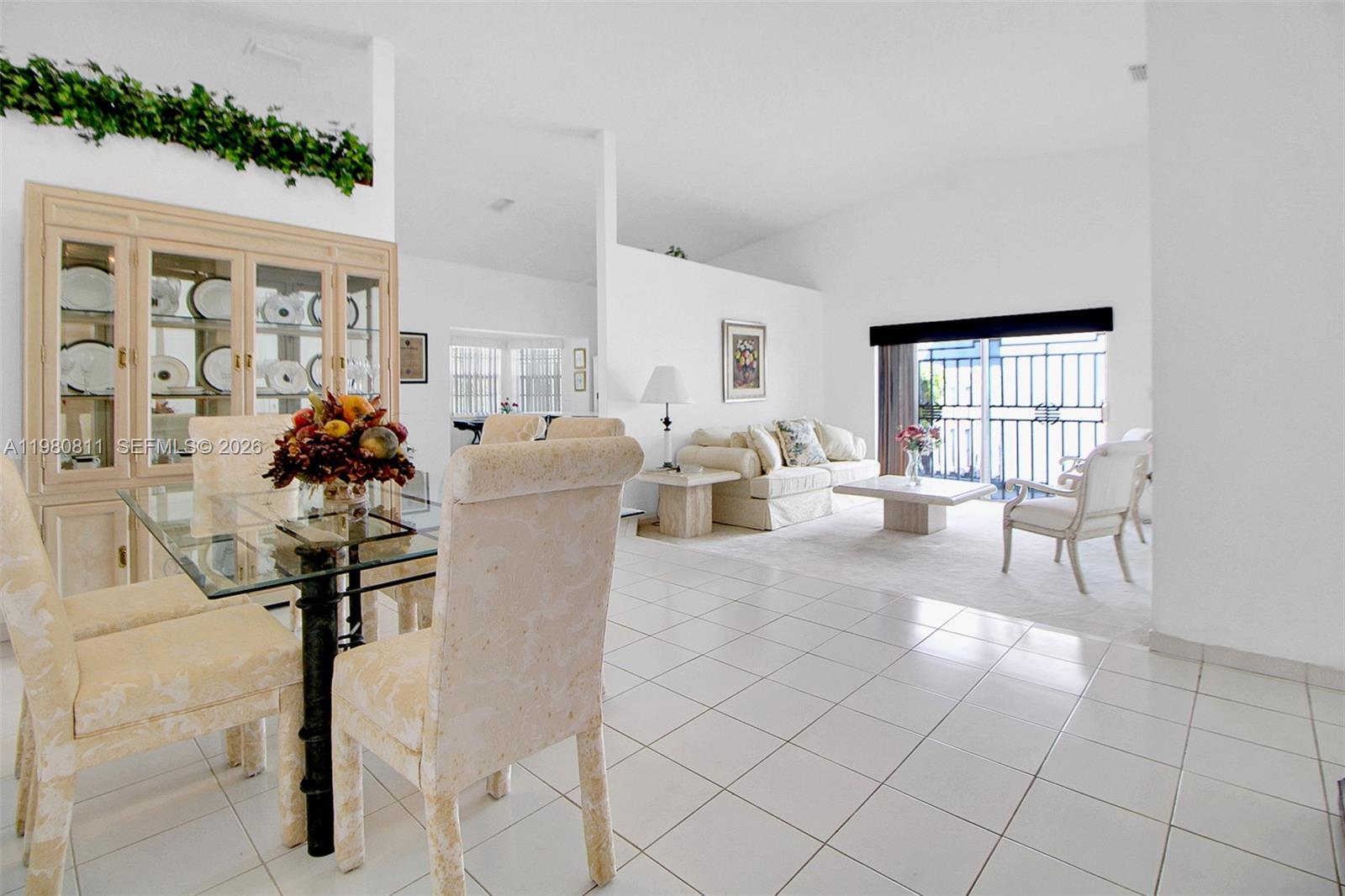 CALIFORNIA HILLS - Residential