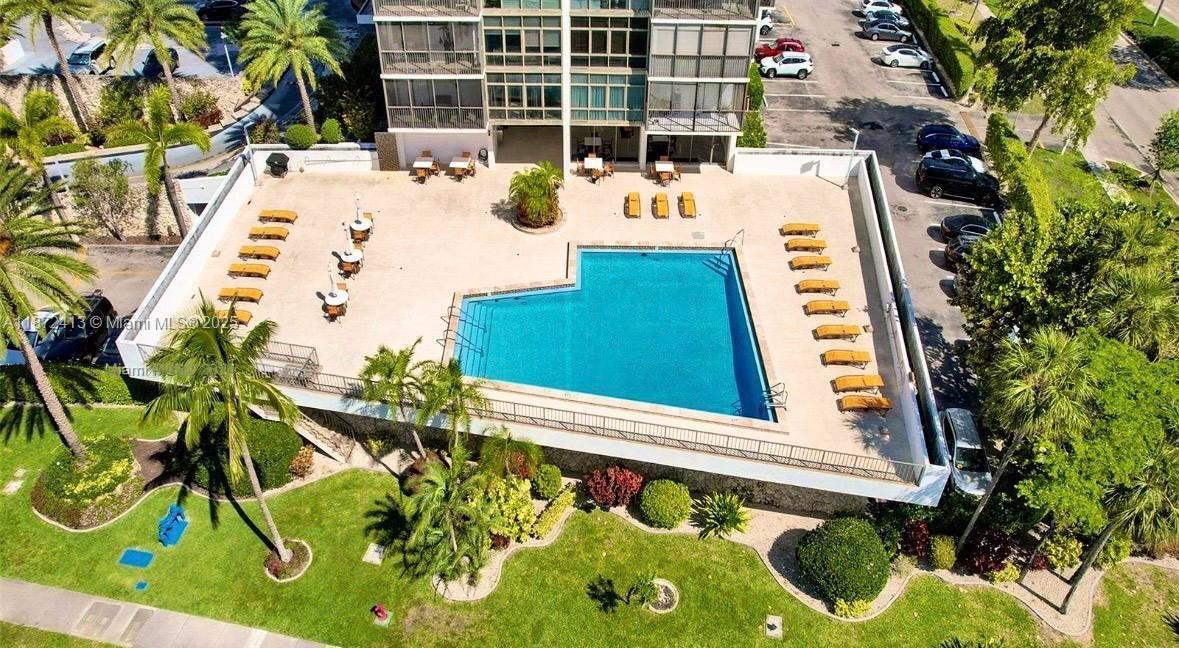 BONAVISTA CONDO - Residential