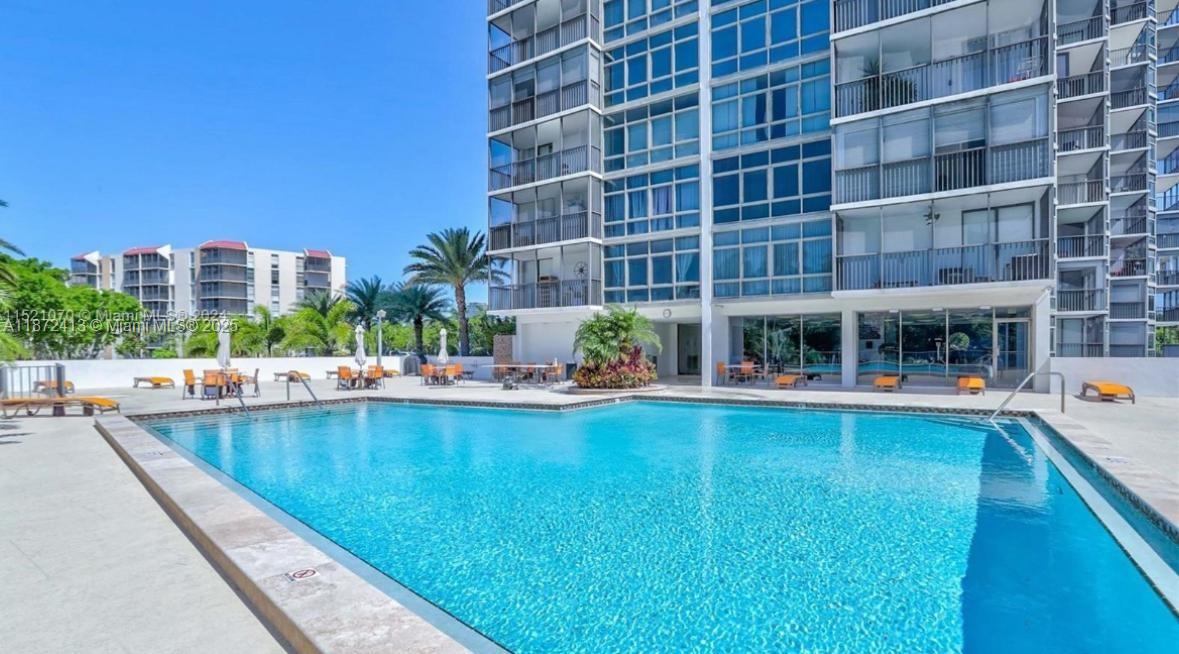 BONAVISTA CONDO - Residential