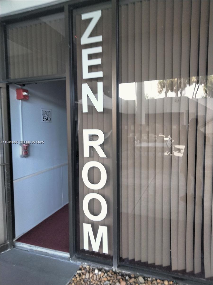 CONDOMINIUM 2 OF ENVIRON - Residential Lease