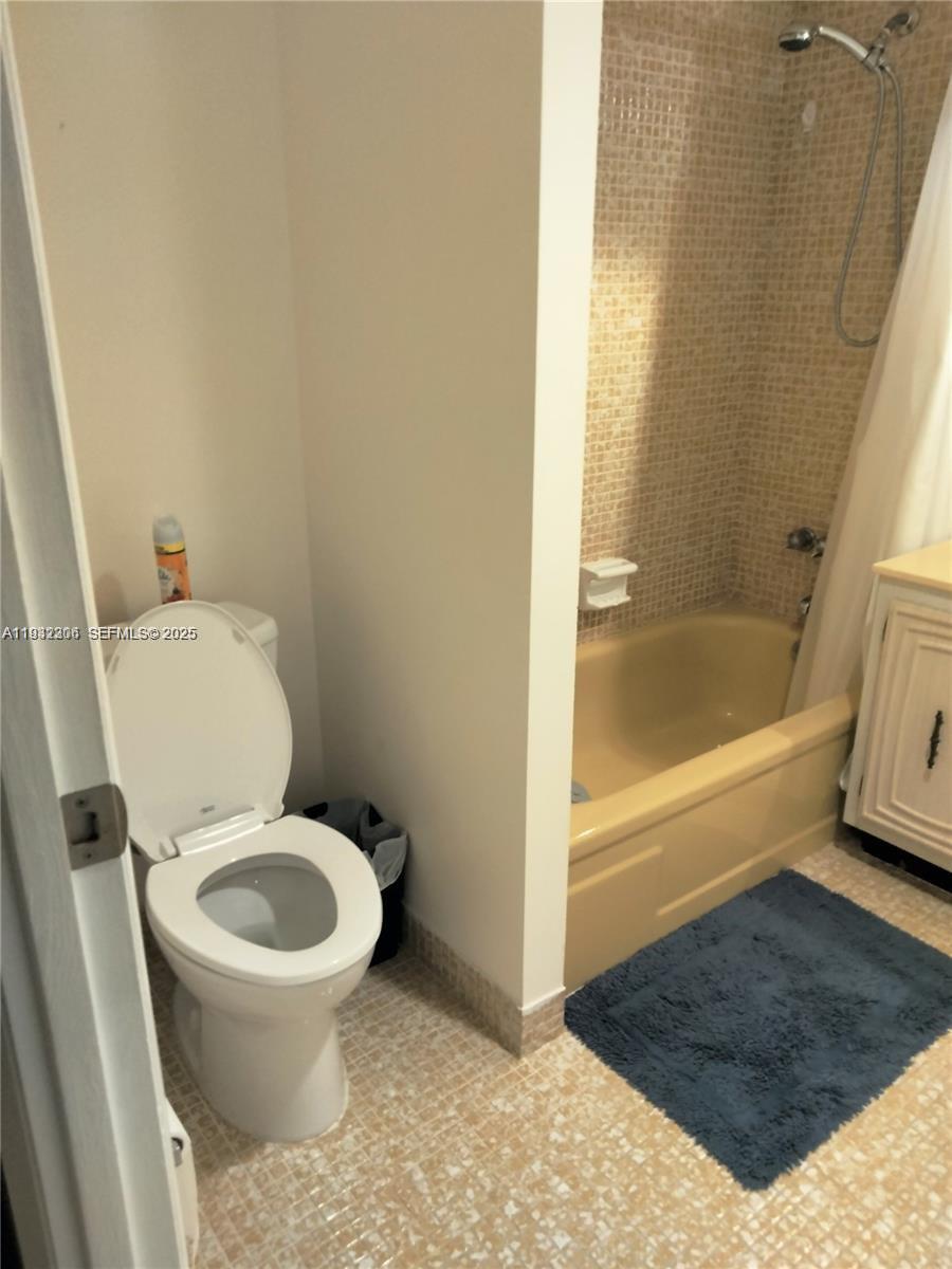 CONDOMINIUM 2 OF ENVIRON - Residential Lease