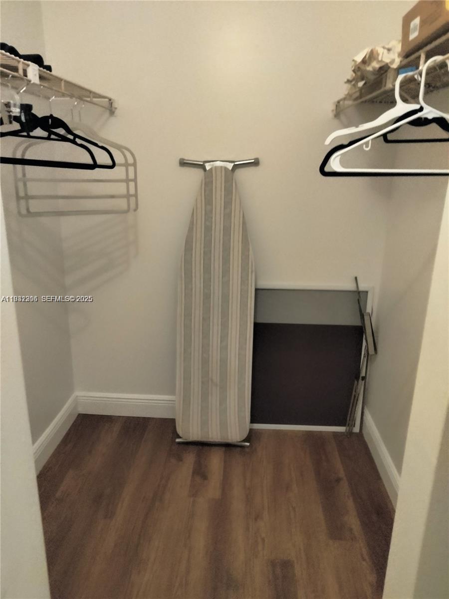 CONDOMINIUM 2 OF ENVIRON - Residential Lease