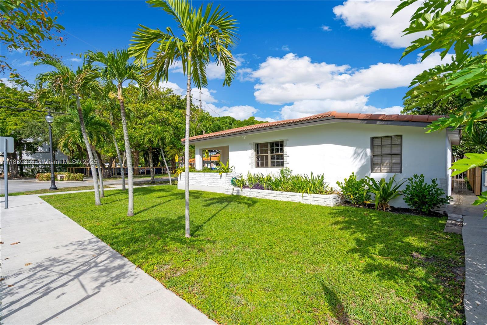 2121 SW 13th Ave