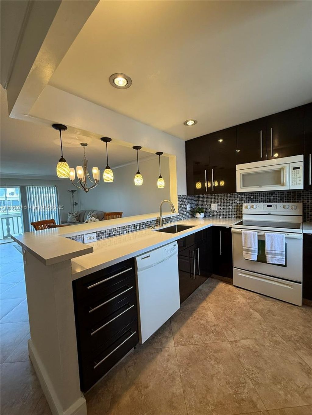 Photo of 218 NE 12th Ave #503, Hallandale Beach, FL 33009 (MLS # A11805324)