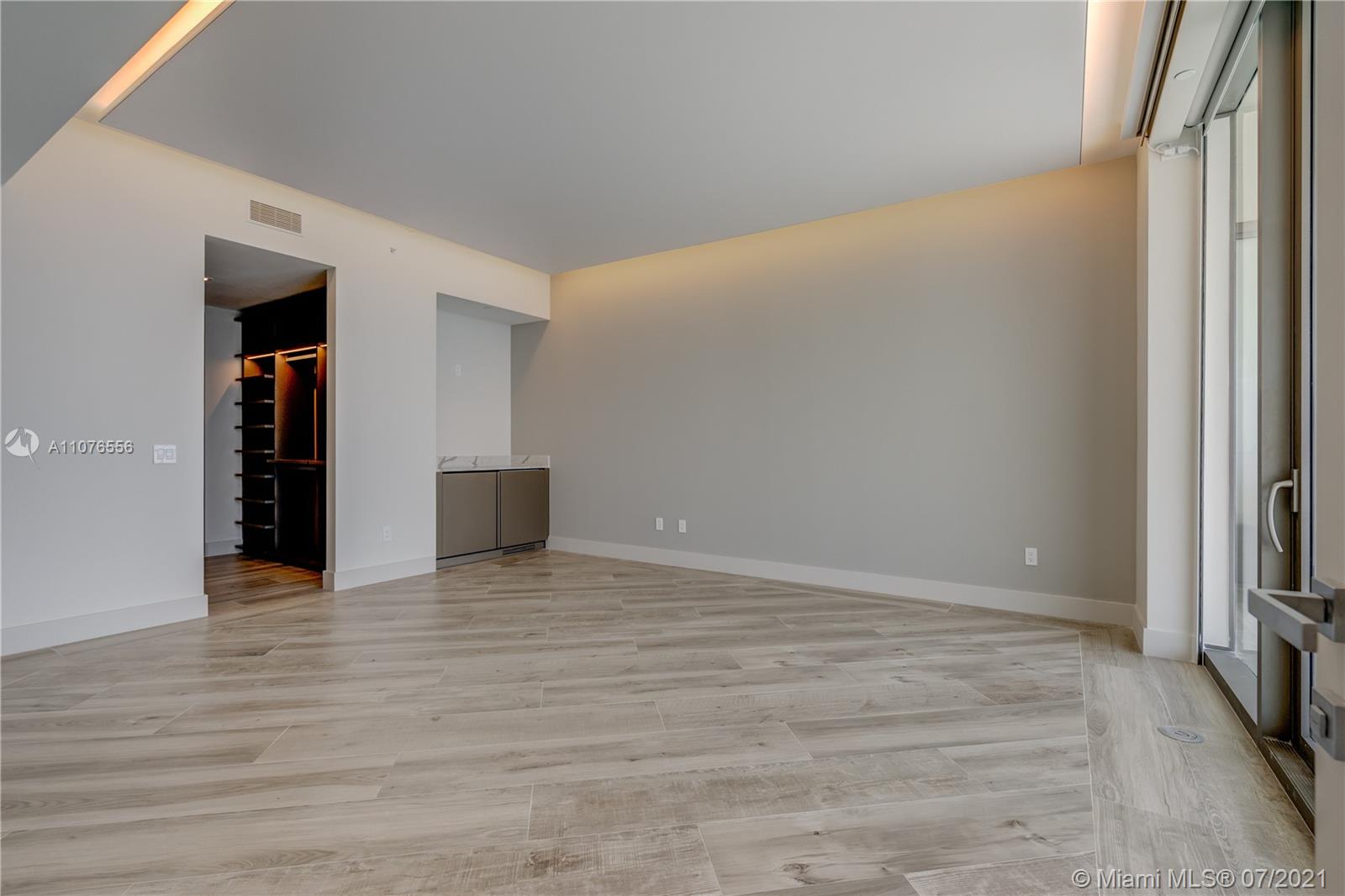 18975 COLLINS CONDO - Residential