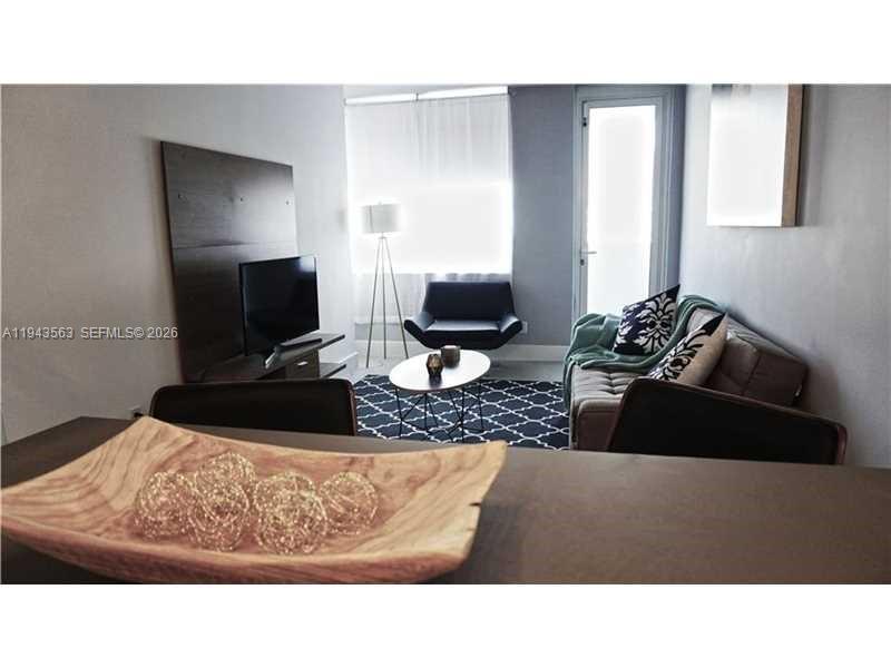 THE DECOPLAGE CONDO - Residential