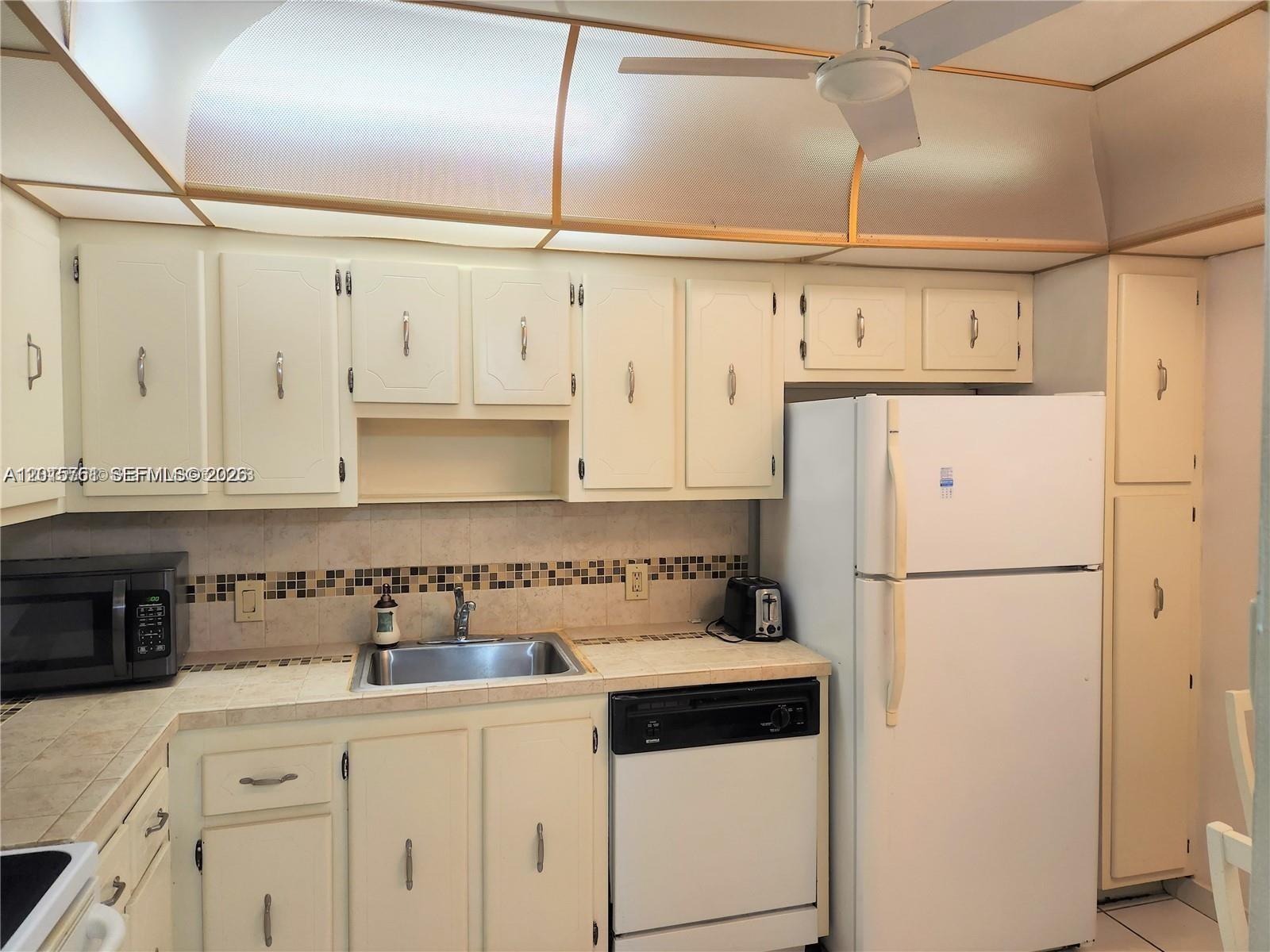 BONAVISTA CONDO - Residential Lease