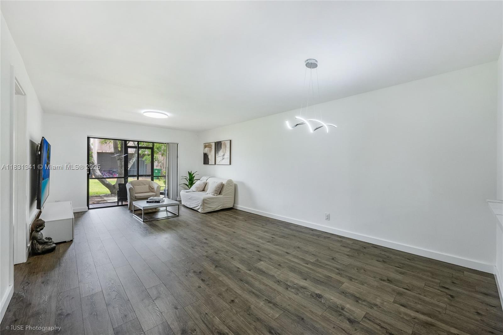 VALENCIA VILLAGE CONDO PH - Residential