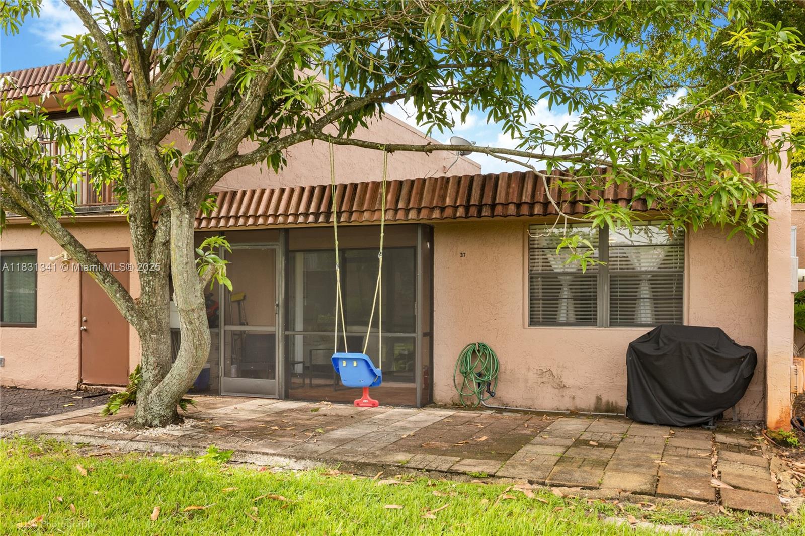 VALENCIA VILLAGE CONDO PH - Residential