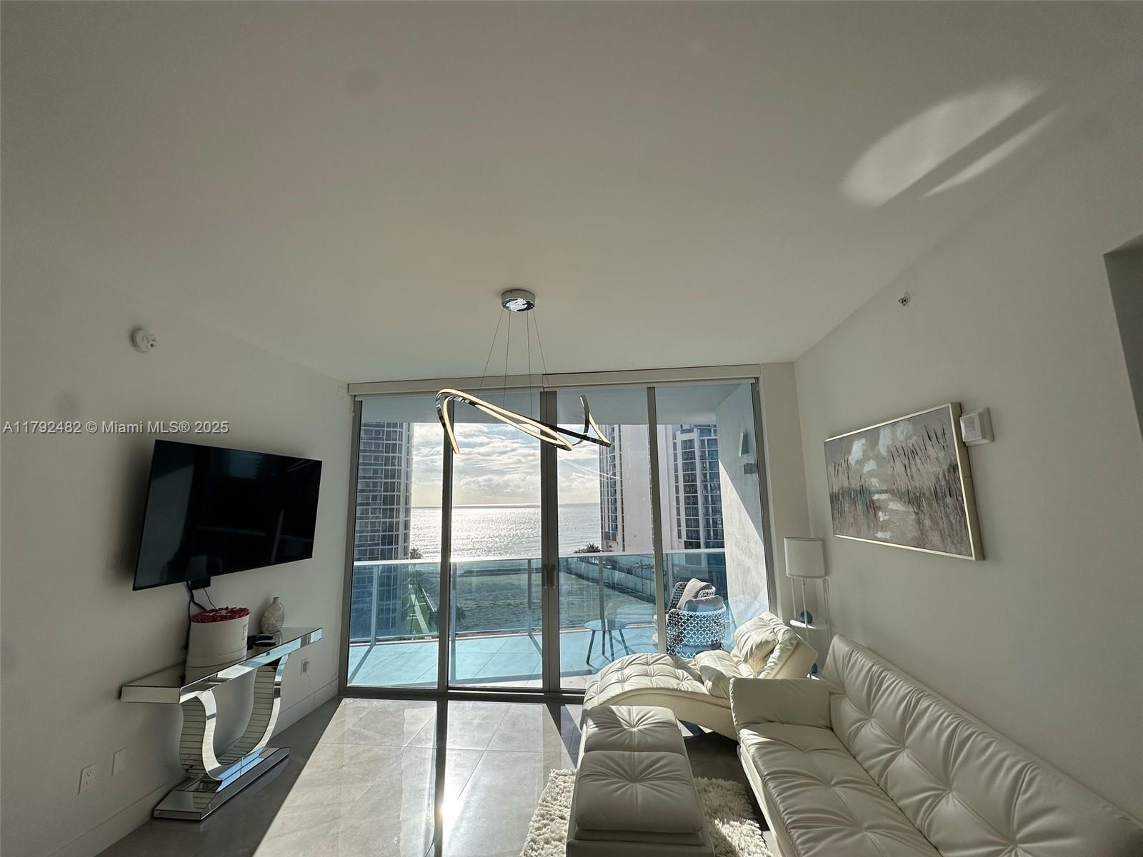 AURORA - Residential Lease