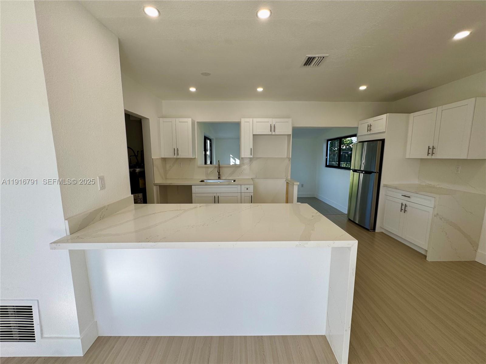 CAROL CITY GARDENS - Residential