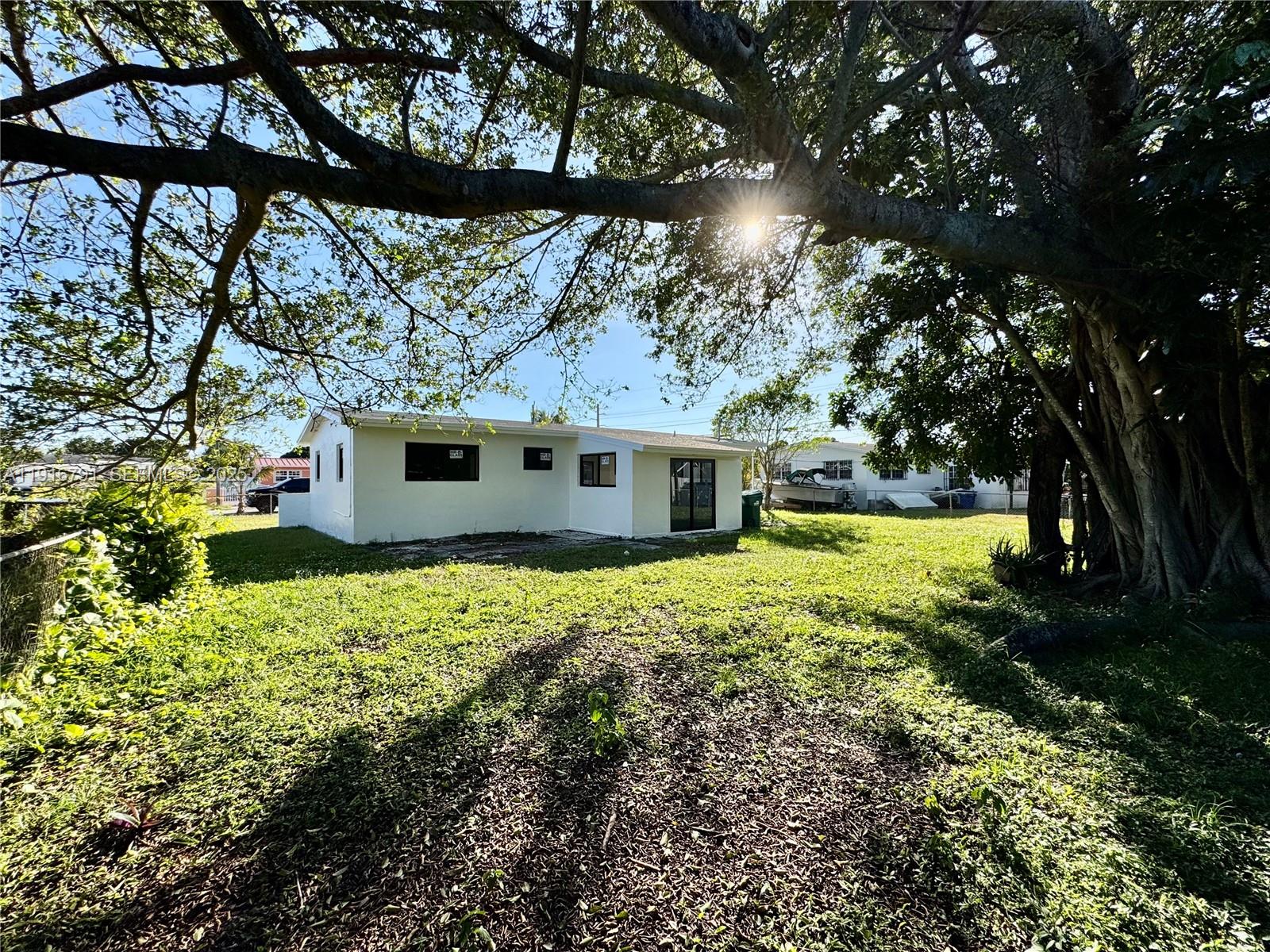 CAROL CITY GARDENS - Residential