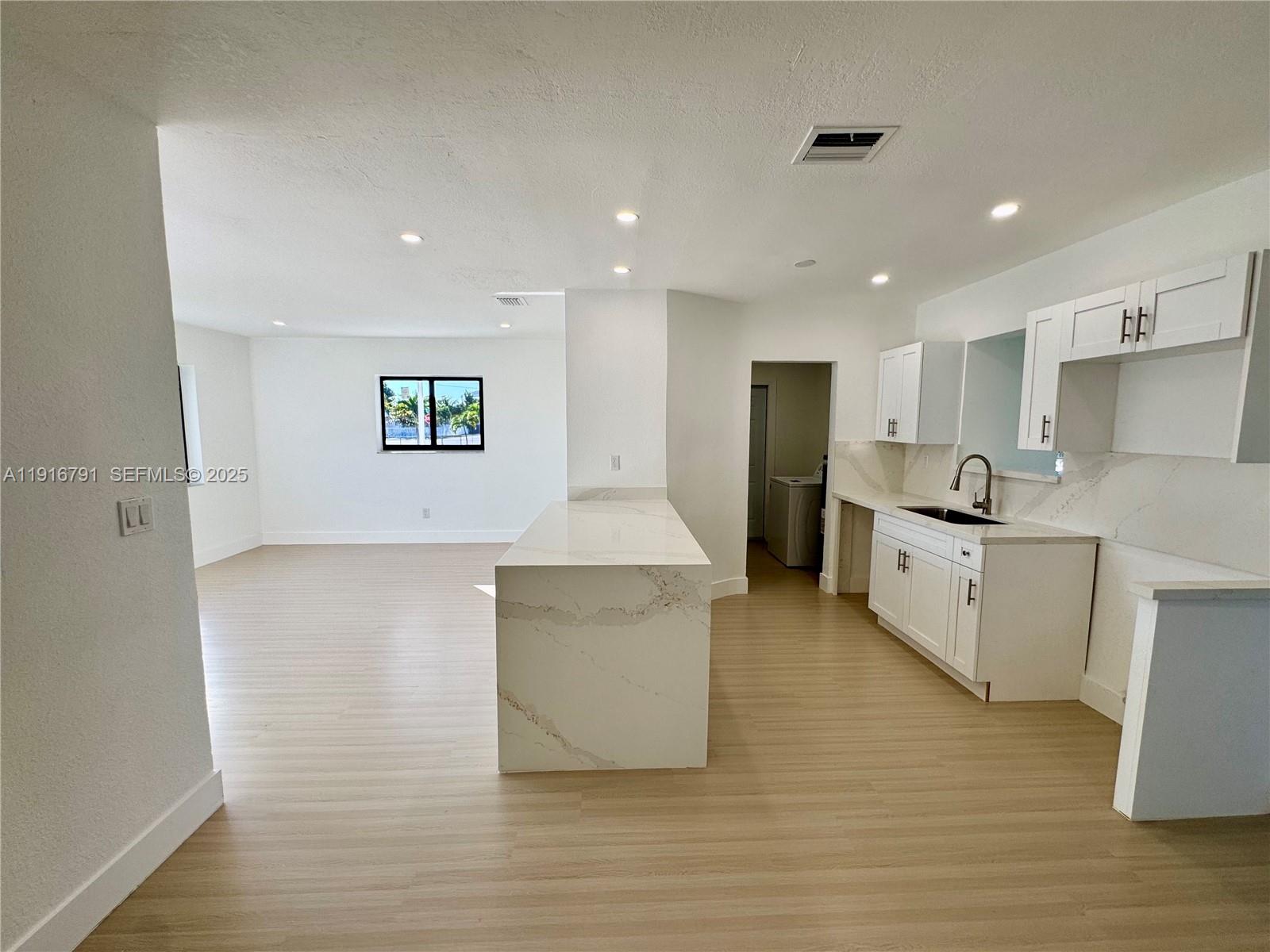 CAROL CITY GARDENS - Residential