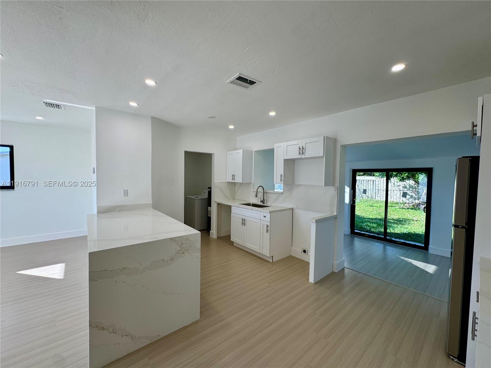 CAROL CITY GARDENS - Residential