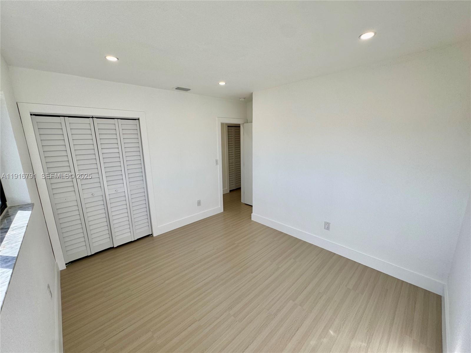 CAROL CITY GARDENS - Residential