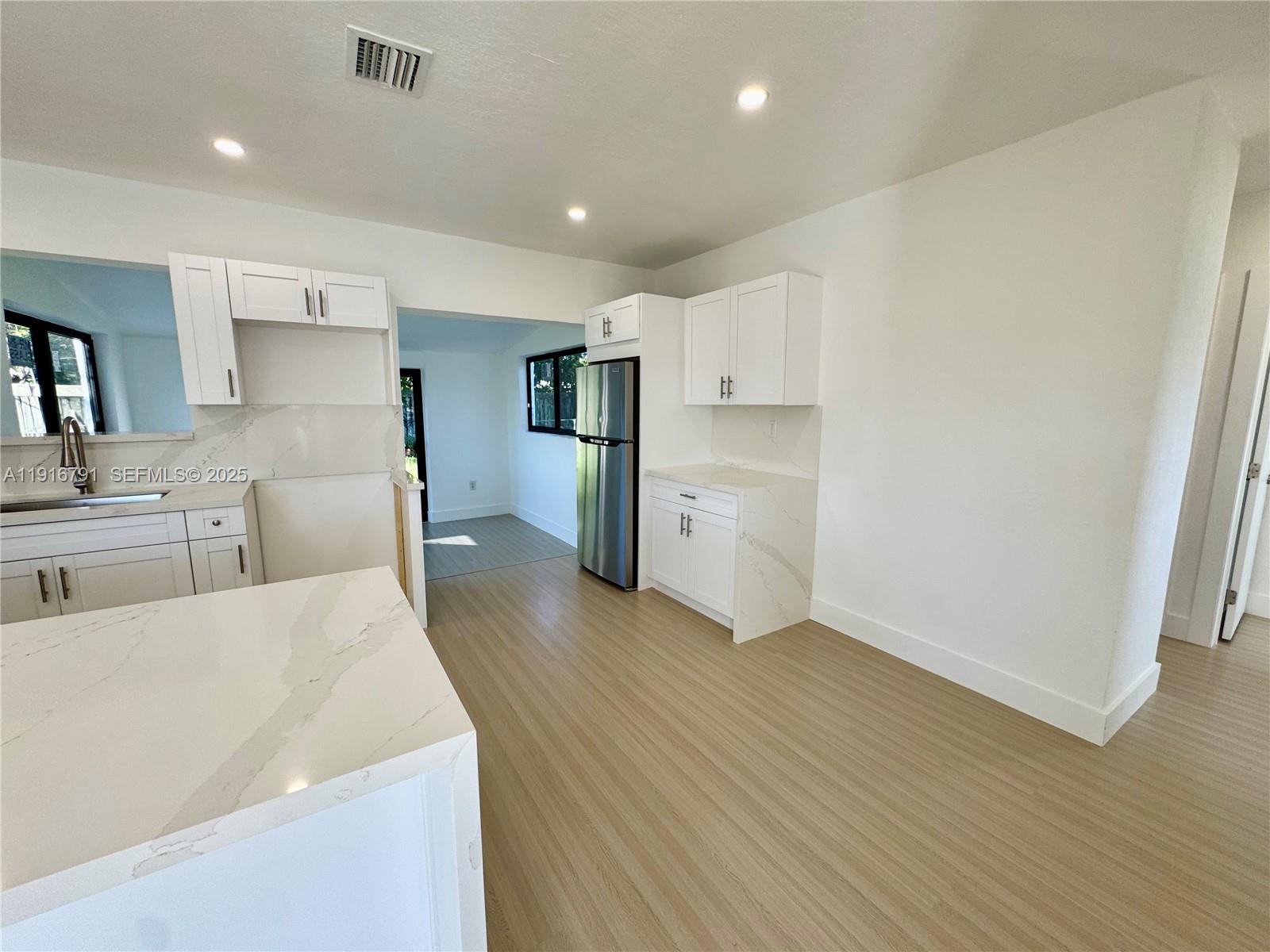 CAROL CITY GARDENS - Residential