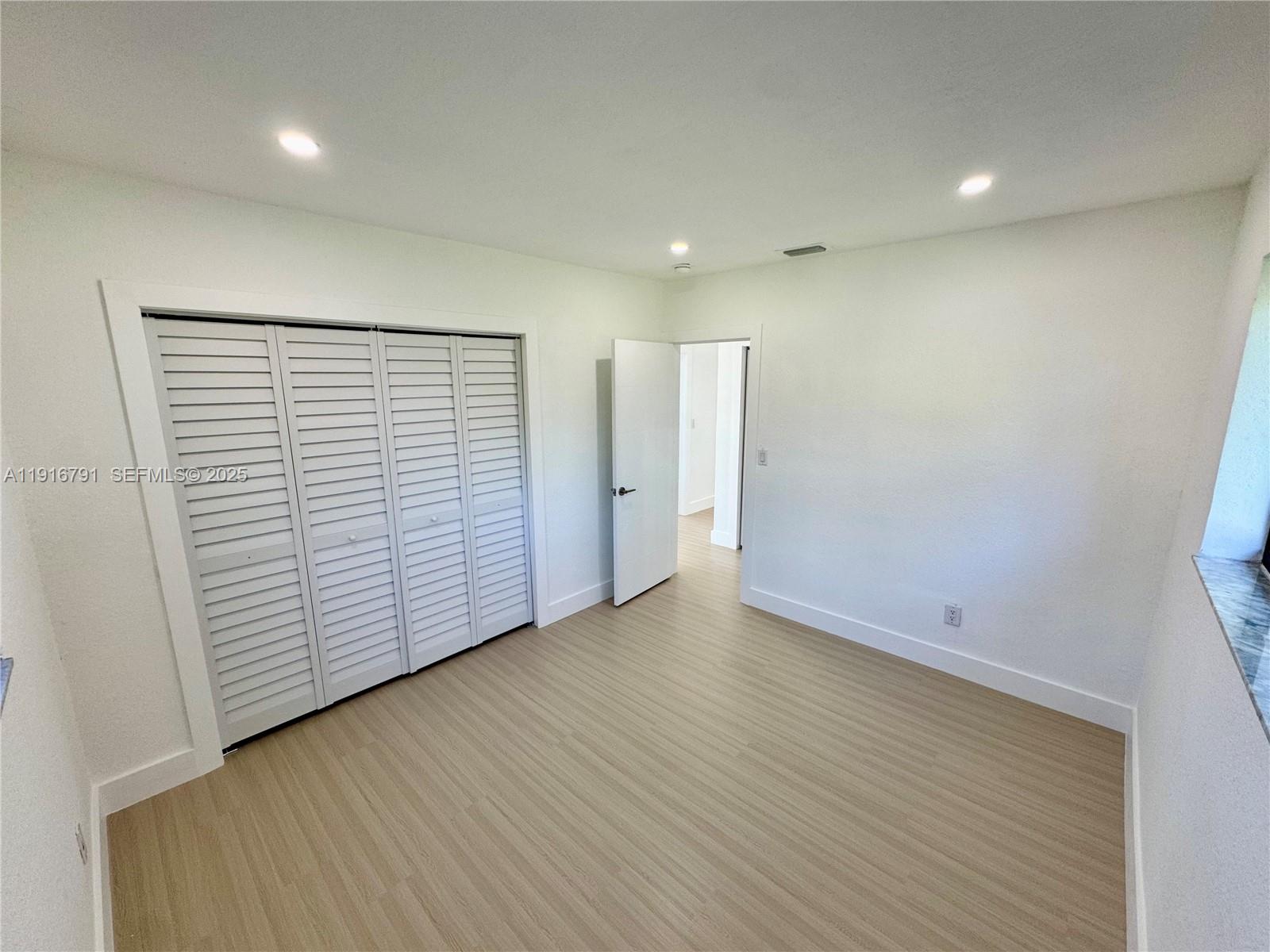 CAROL CITY GARDENS - Residential