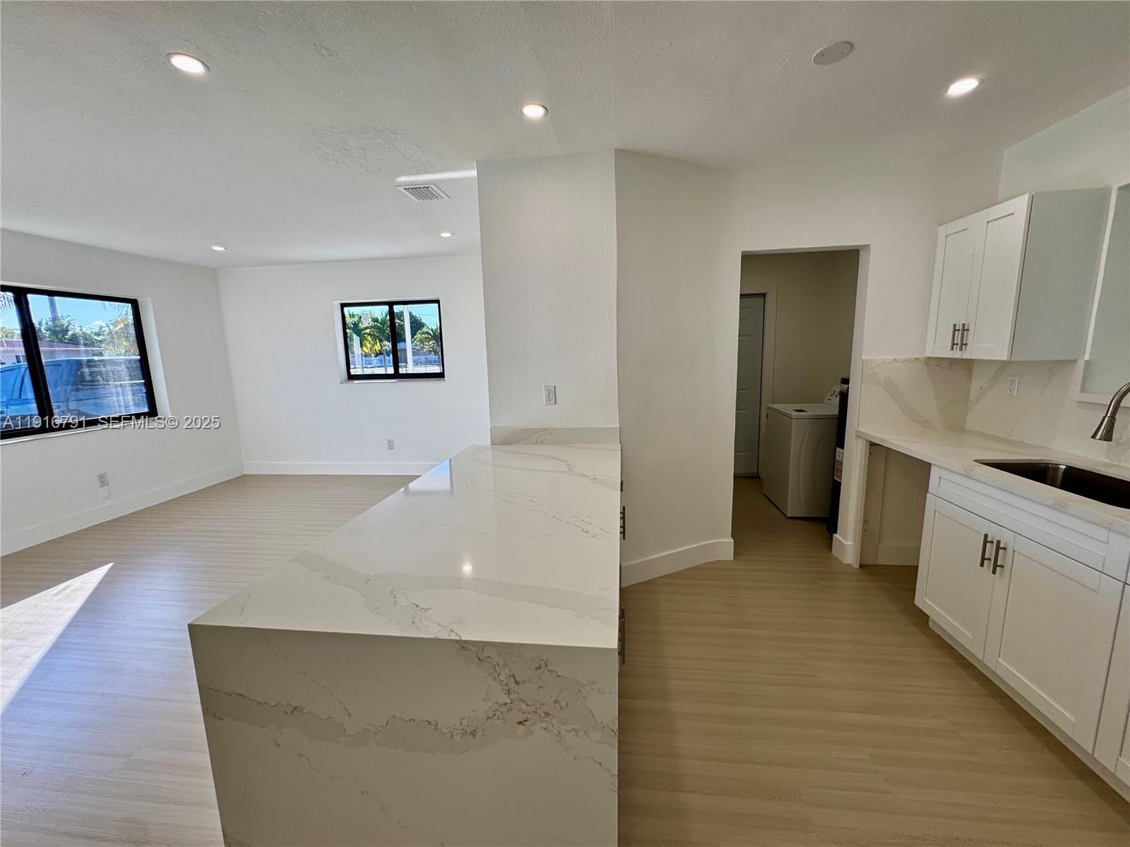 CAROL CITY GARDENS - Residential