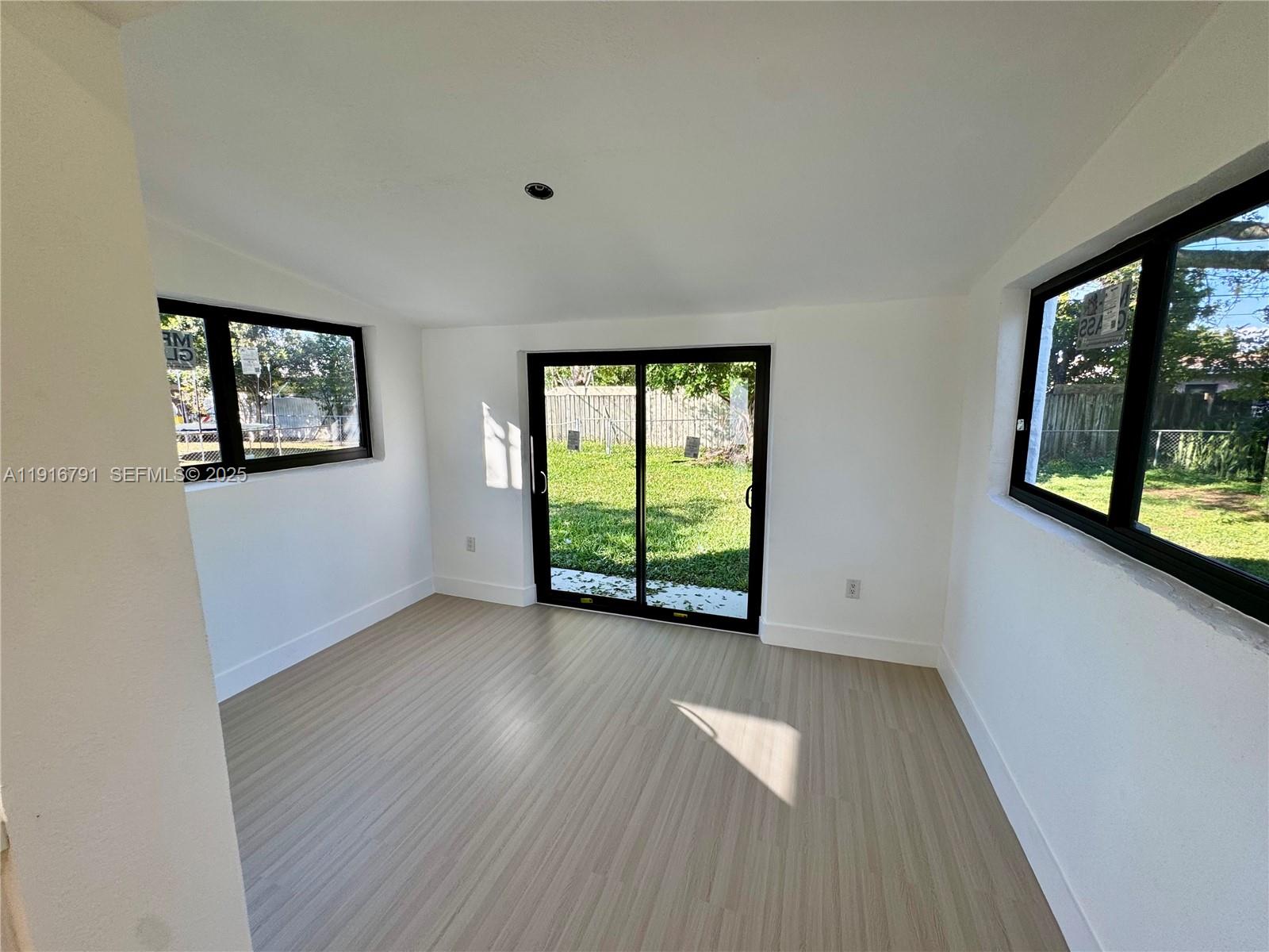 CAROL CITY GARDENS - Residential