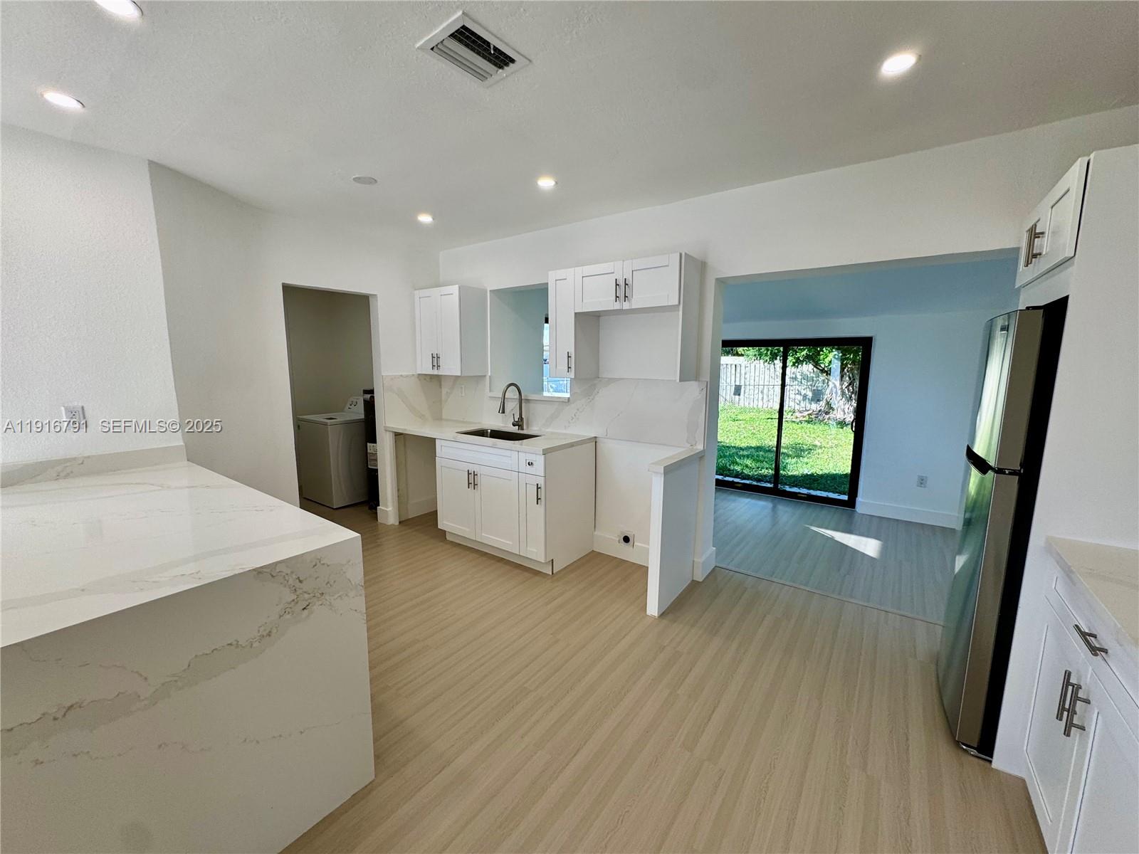 CAROL CITY GARDENS - Residential