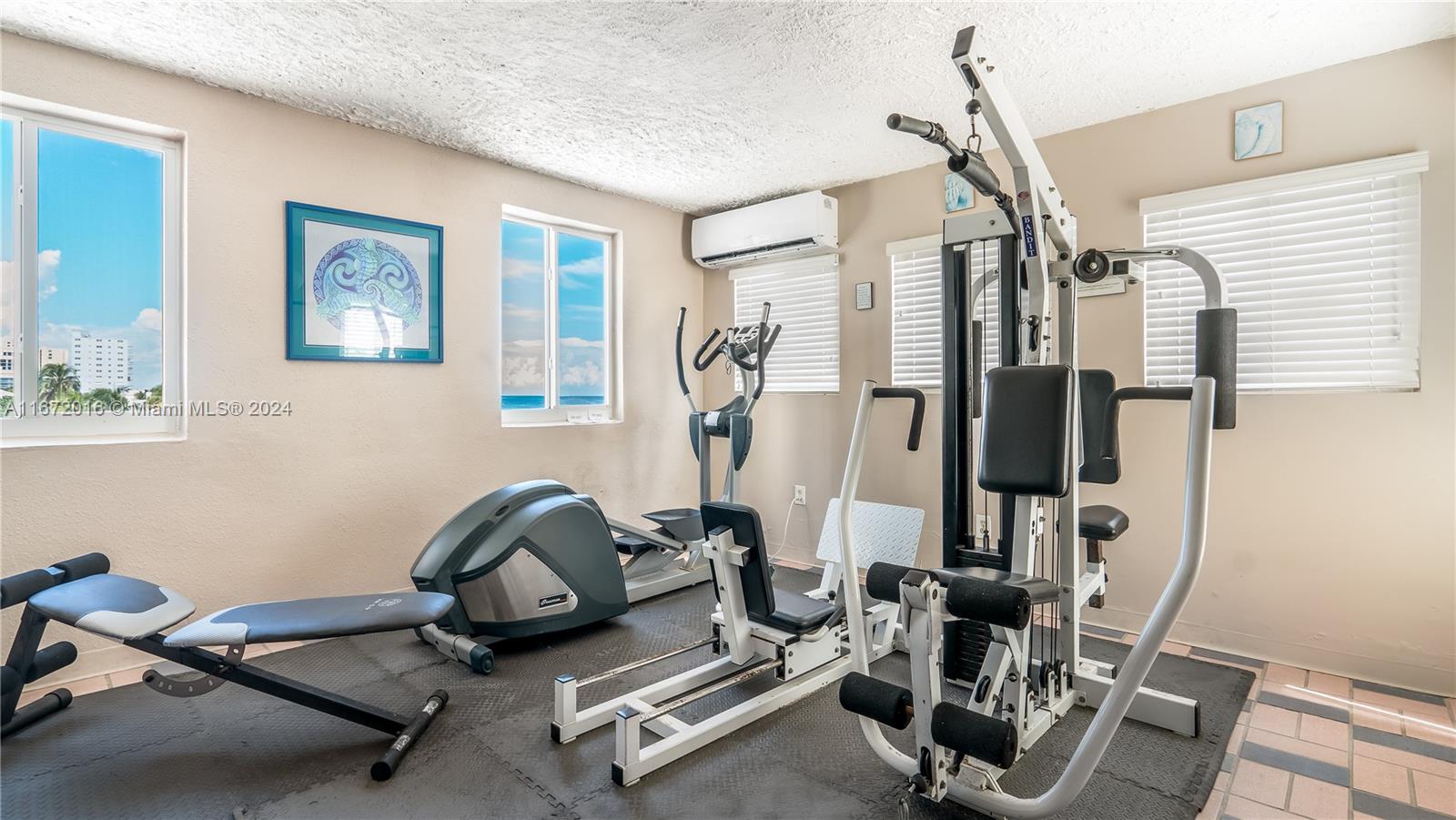 SEAHORSE OCEANSIDE APARTM - Residential Lease
