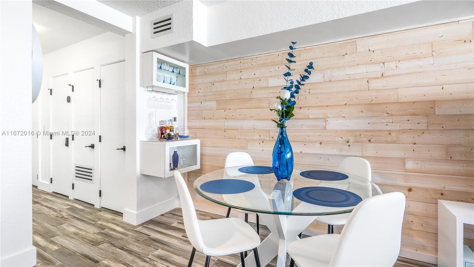 SEAHORSE OCEANSIDE APARTM - Residential Lease