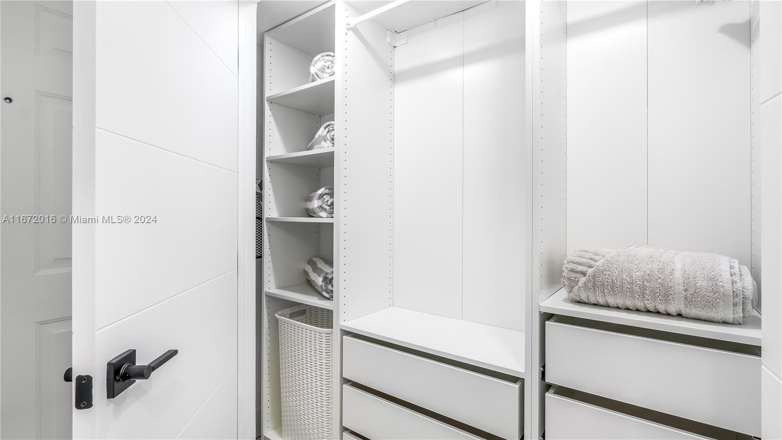 SEAHORSE OCEANSIDE APARTM - Residential Lease