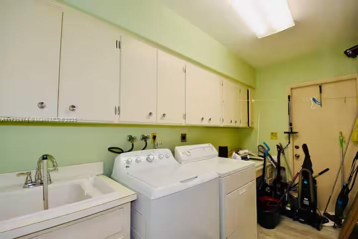 ISLA BAHIA - Residential Lease