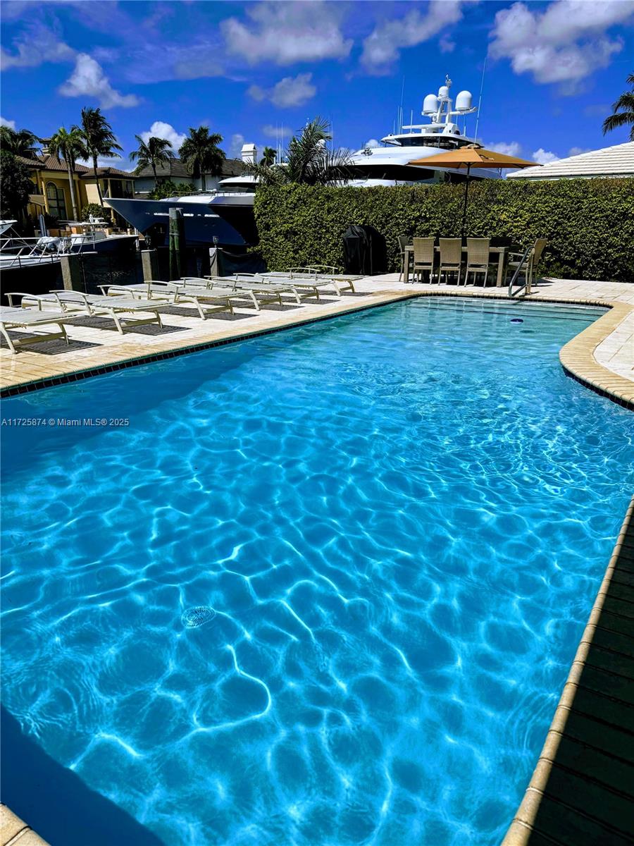 12 Isla Bahia Dr
