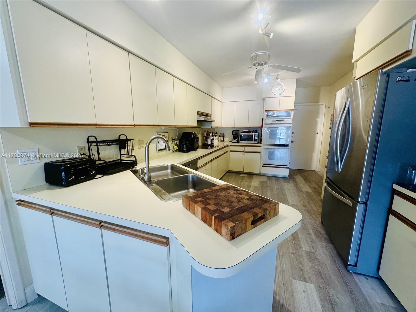 ISLA BAHIA - Residential Lease