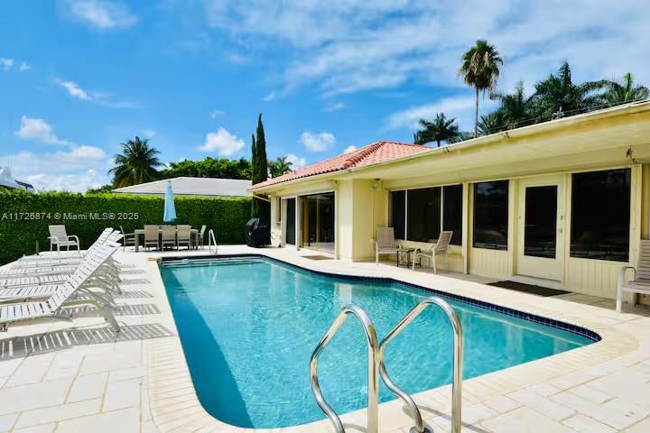 ISLA BAHIA - Residential Lease