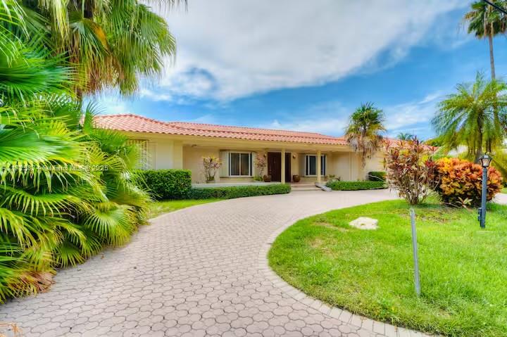 12 Isla Bahia Dr